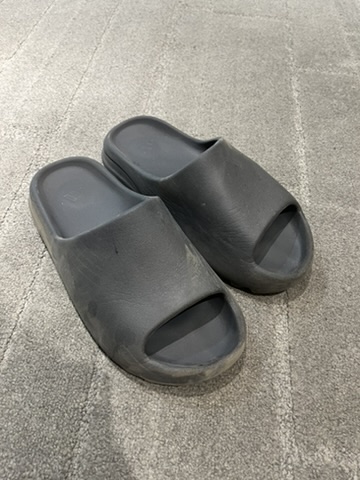 サンダルを探しています