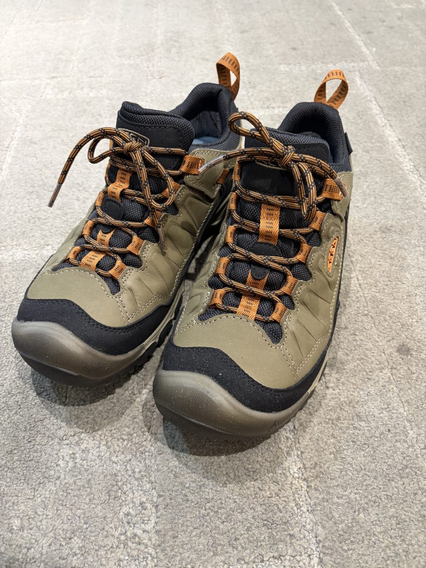 靴を探しています