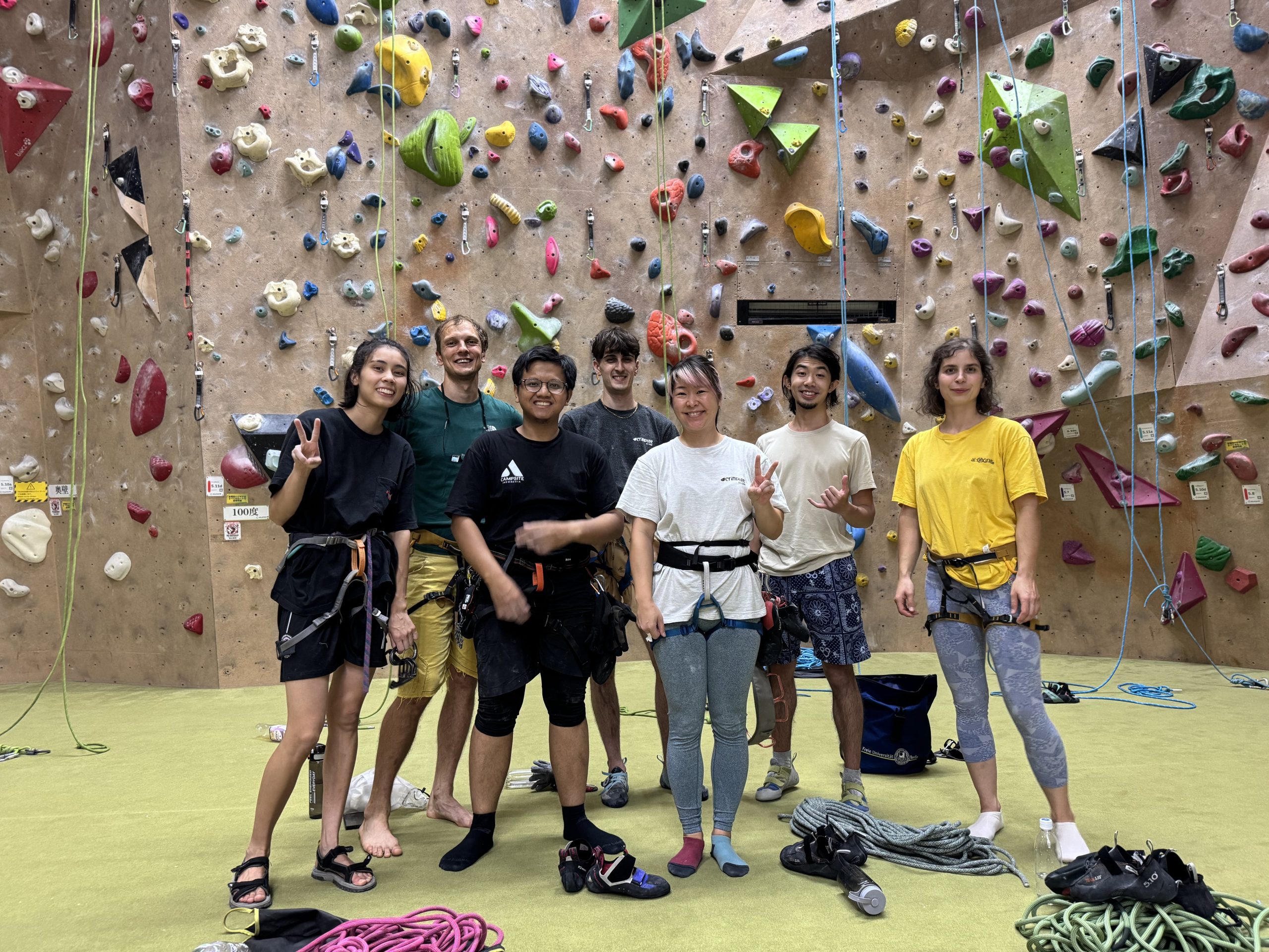 international climbing community in Tokyo Japan rope 